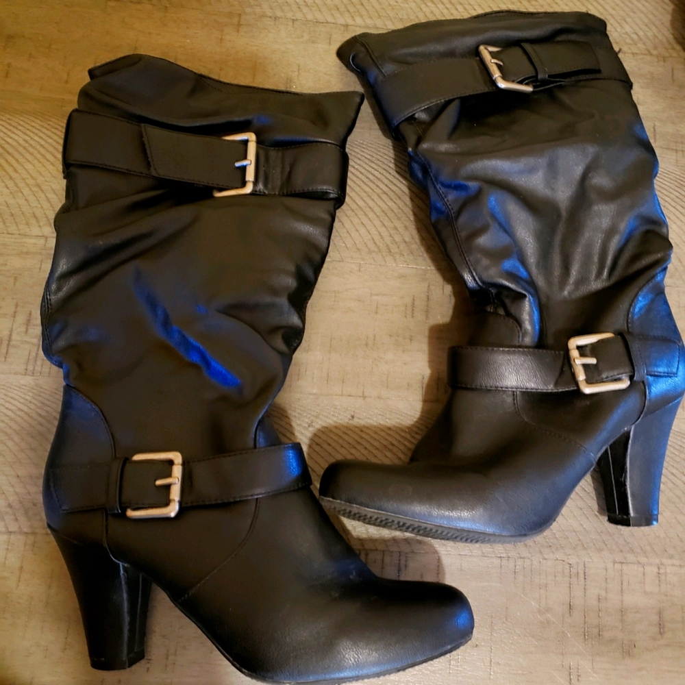 Size 9 black boots